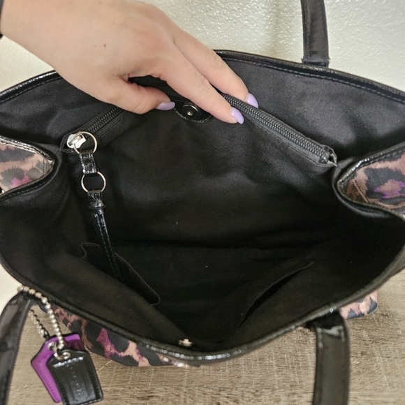 Coach F25281 Flannel Multicolored Animal Tote Bag Used - Picture 9 of 11